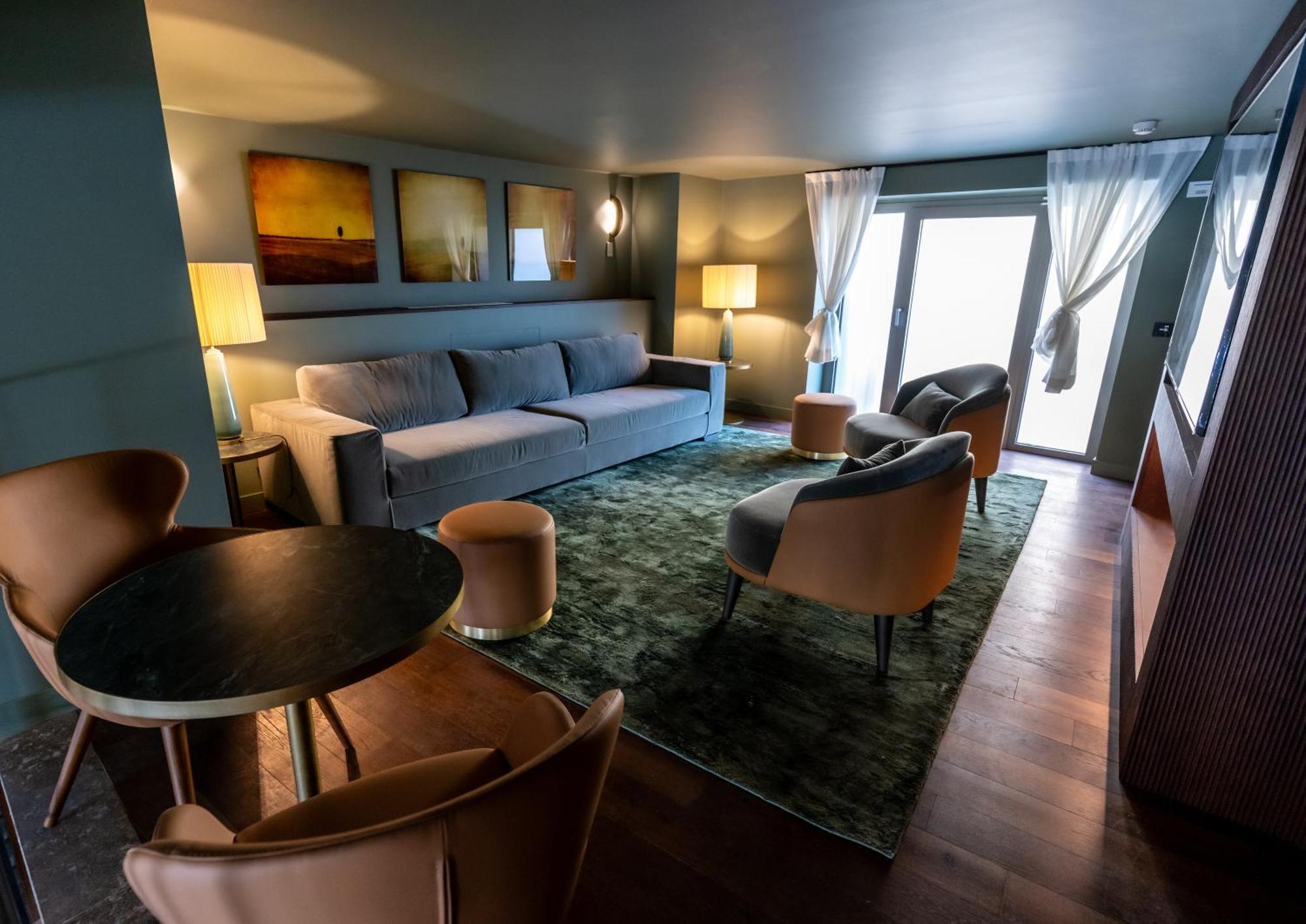Columbus Urban Resort Florens Exteriör bild A suite at the Hotel
