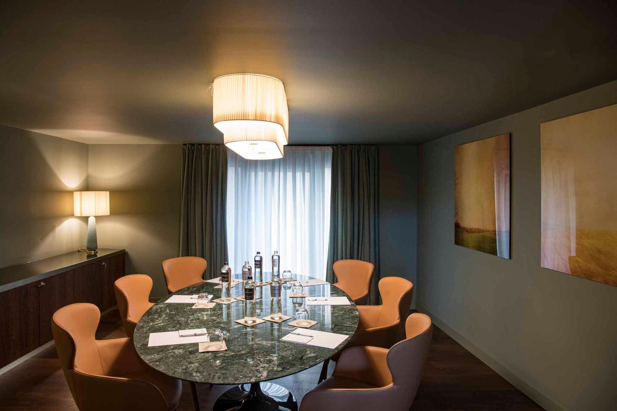 Columbus Urban Resort Florens Exteriör bild Meeting room