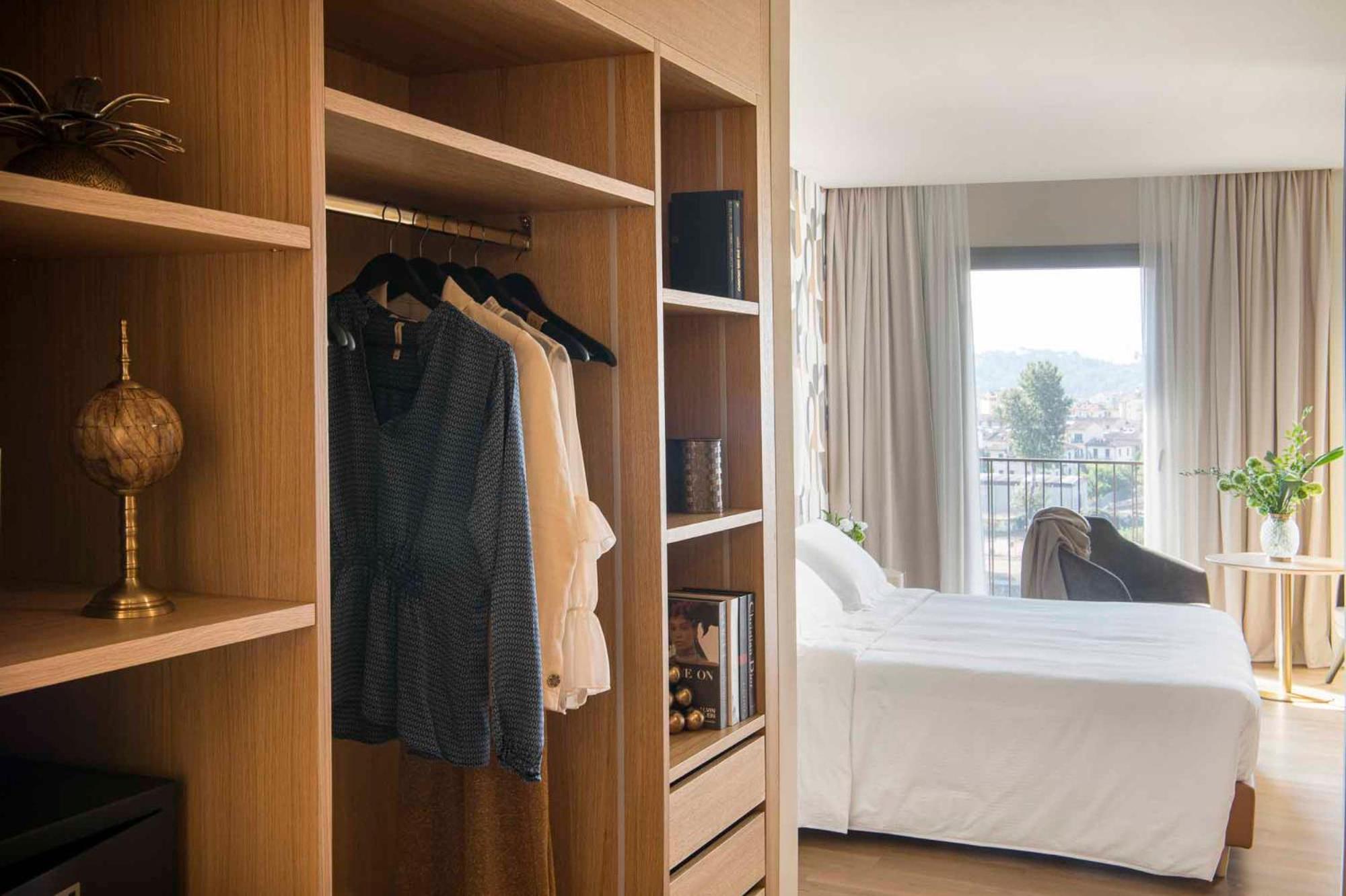 Columbus Urban Resort Florens Exteriör bild A room at the hotel