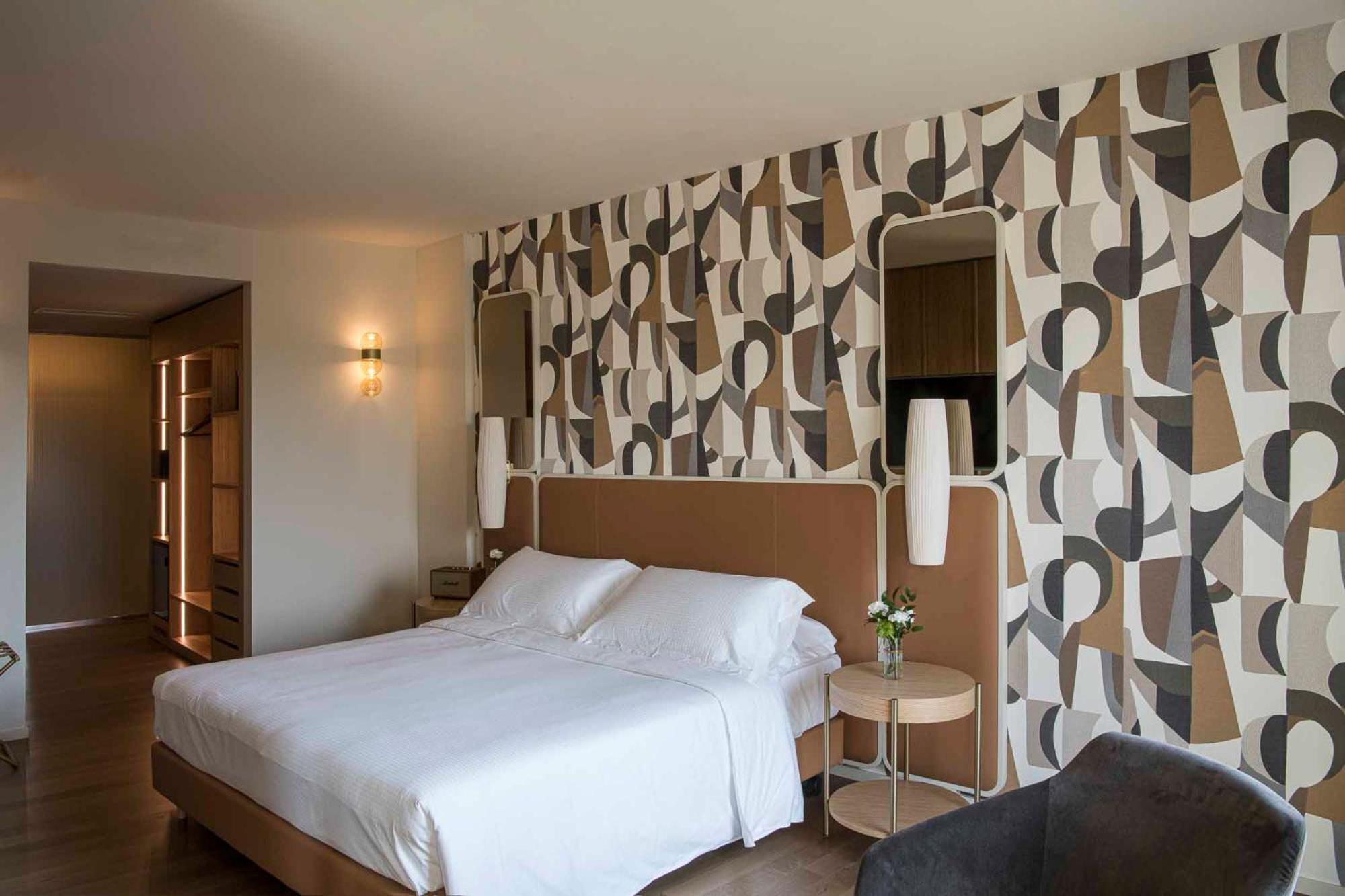 Columbus Urban Resort Florens Exteriör bild A room at the hotel