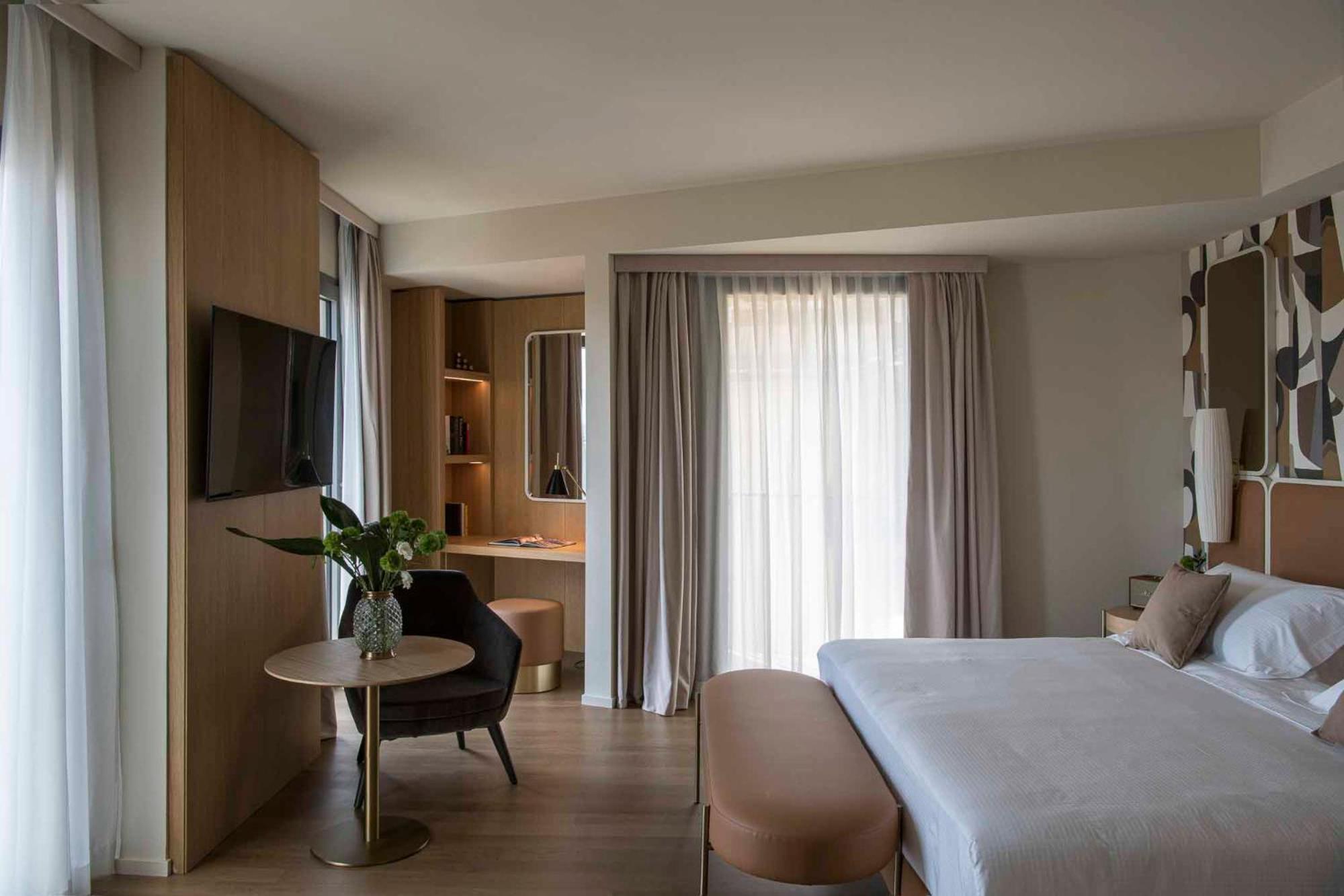 Columbus Urban Resort Florens Exteriör bild Deluxe room