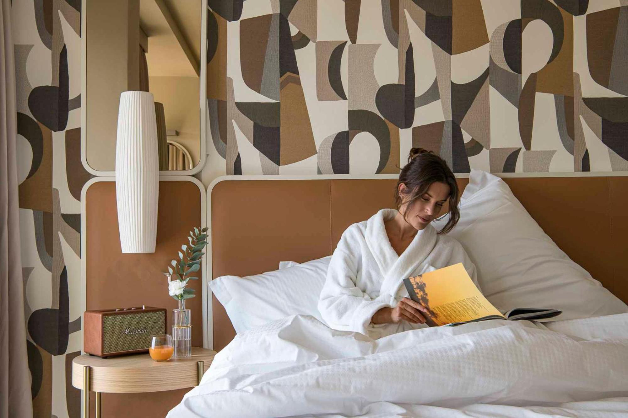 Columbus Urban Resort Florens Exteriör bild A guest in a room at the hotel