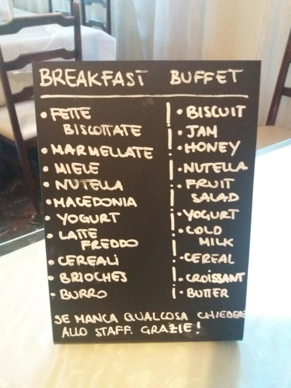 Columbus Urban Resort Florens Exteriör bild Menu at a French bakery